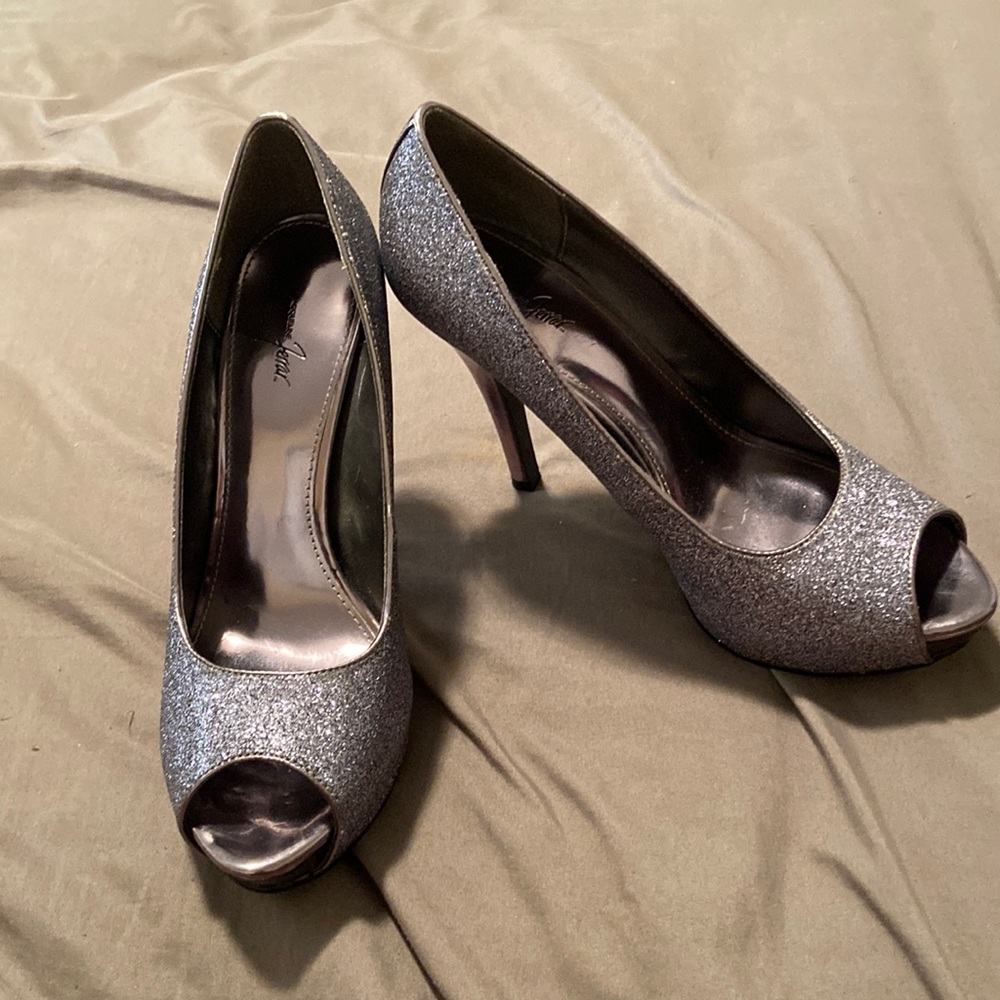 Jacqueline Ferrar Silver Sparkle Glitter Peep Toe Heels
